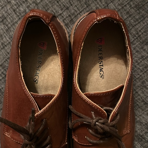 Deer Stags boys dress shoes, size 5M, in great used condition. - Picture 2 of 4